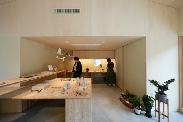 はぎま内の相羽建設のアンテナショップ「ひとてま」