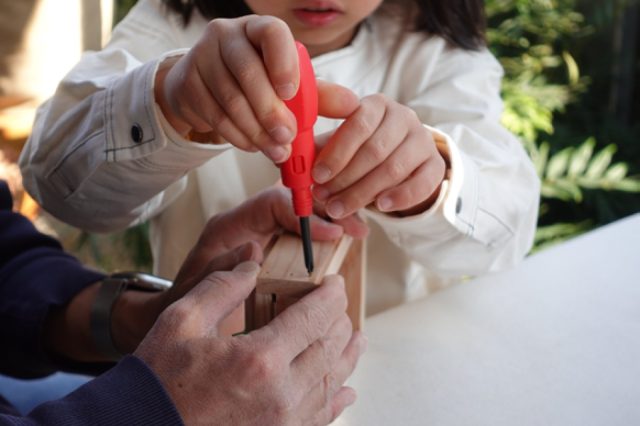 手づくりの遊び道具キットを販売