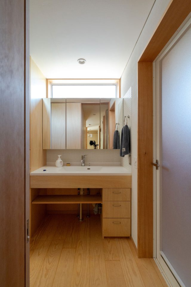 洗面脱衣所と浴室