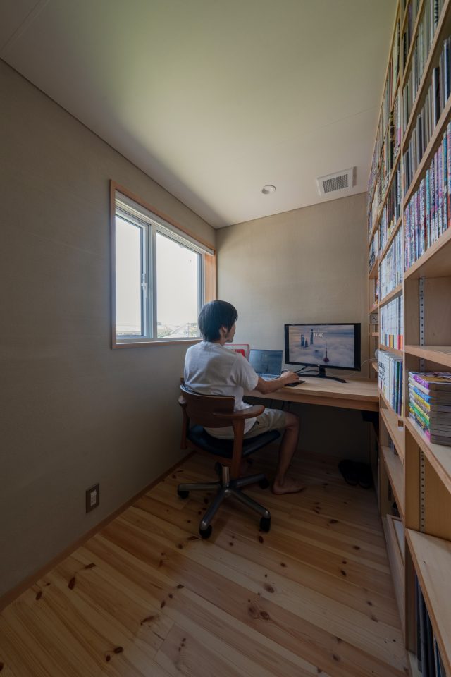 ご主人が週2日～3日在宅で仕事をする書斎