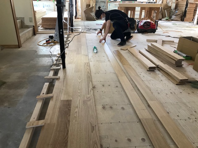 本社リノベーション木工事追いこみ