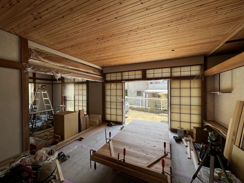 森に囲まれる中古住宅｜リノベーション工事中