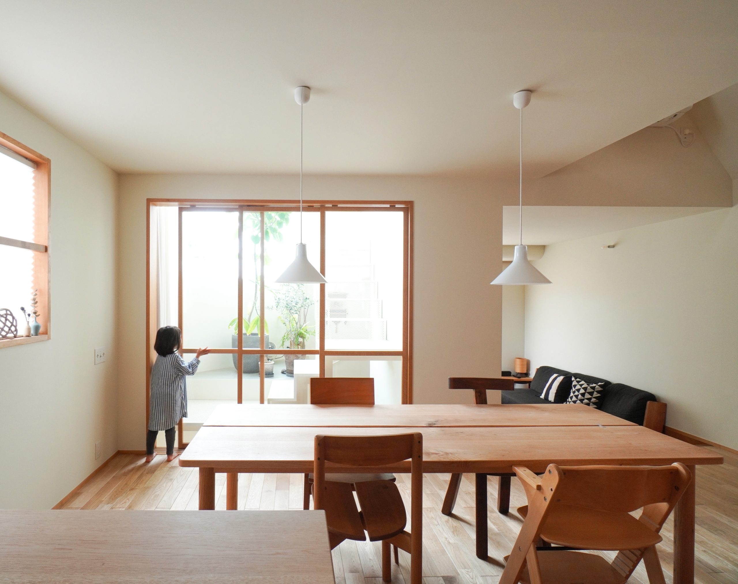 ルームツアー公開しました｜大きな窓と小さなウチニワのある家