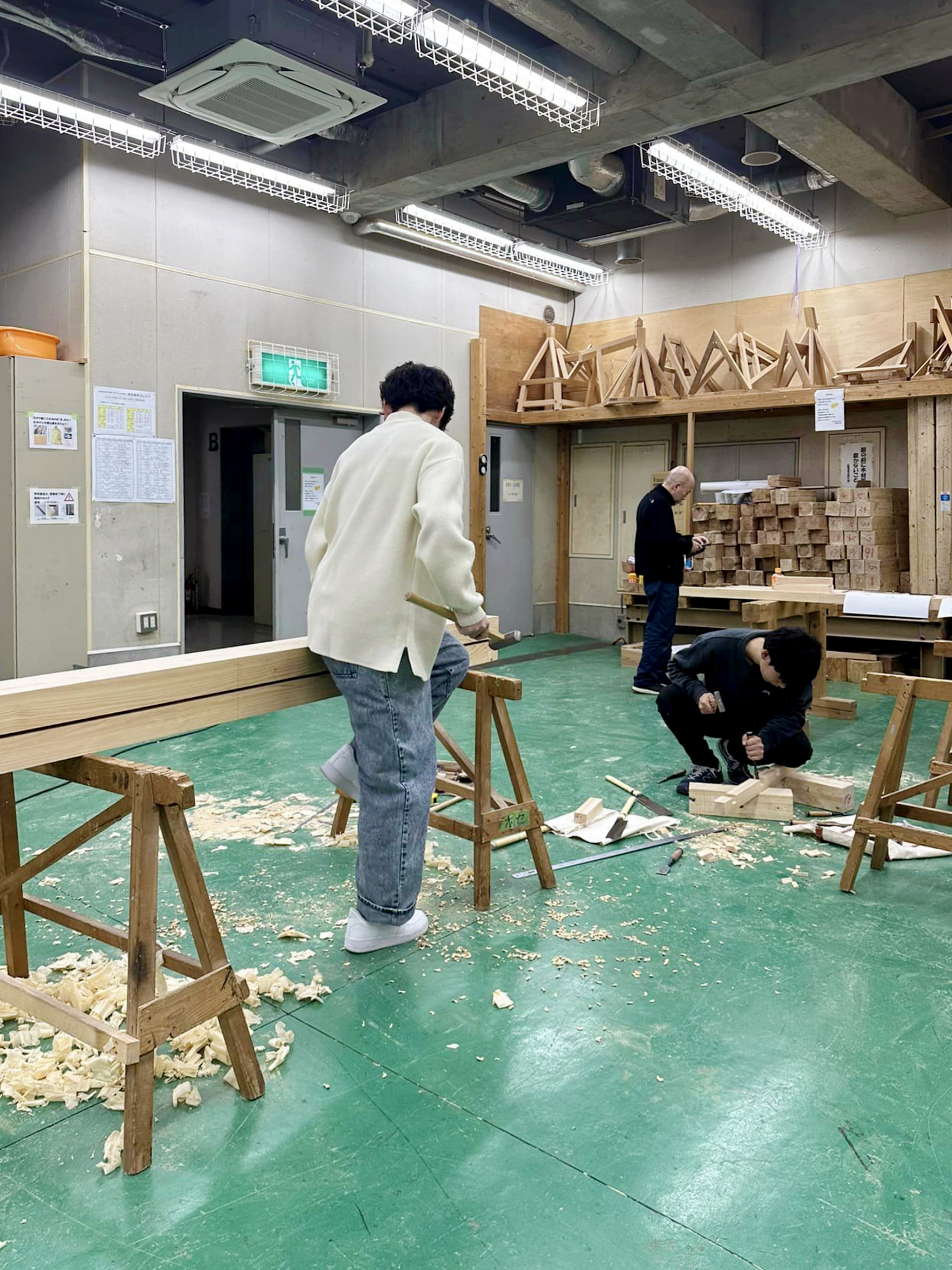 建築カレッジ卒業制作とロフト床板張り