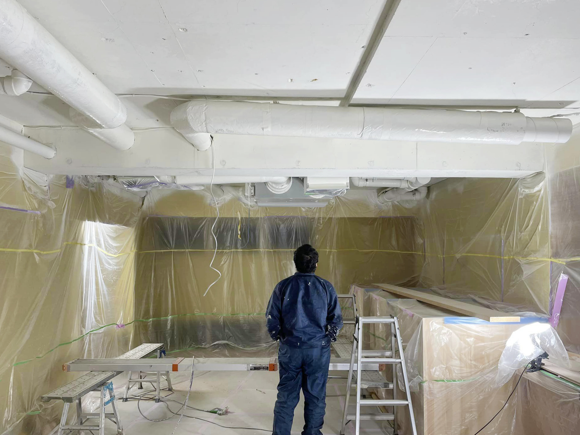 吹付塗装で均一に仕上げる｜あいばこ改修