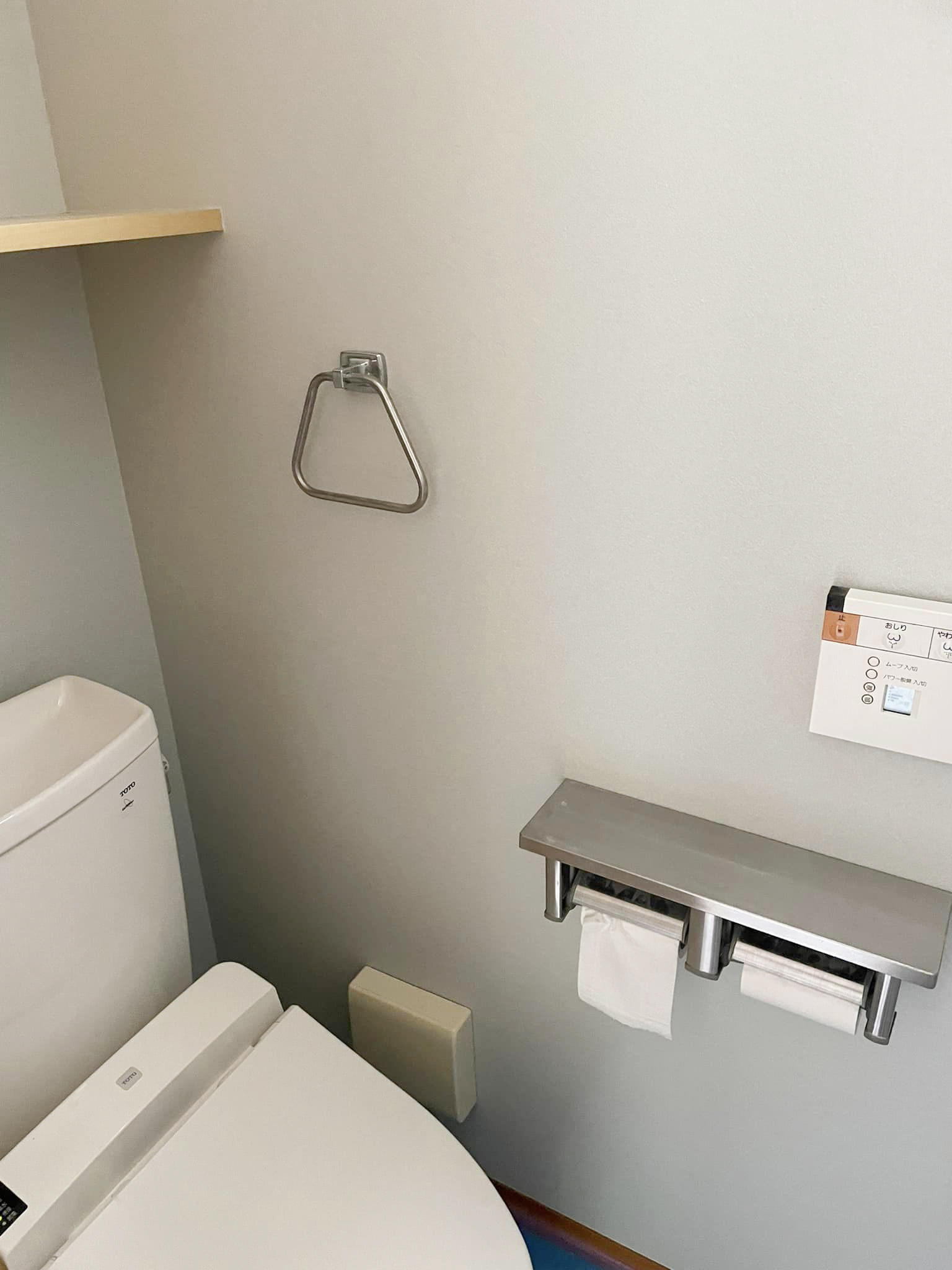 クロス貼り替えで雰囲気が変わる