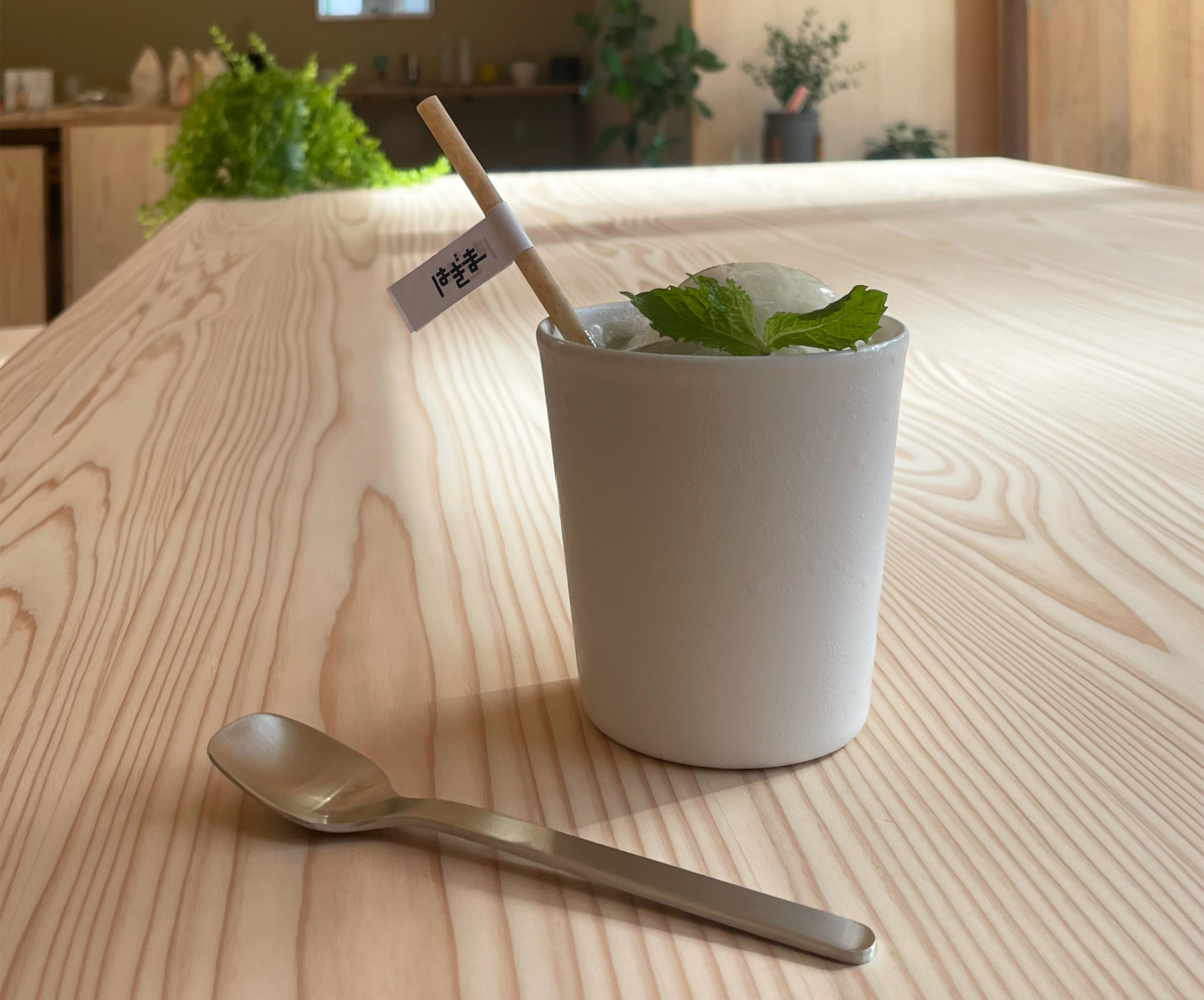 地域に開く公園の拠点で、“訳あり品”を活用する