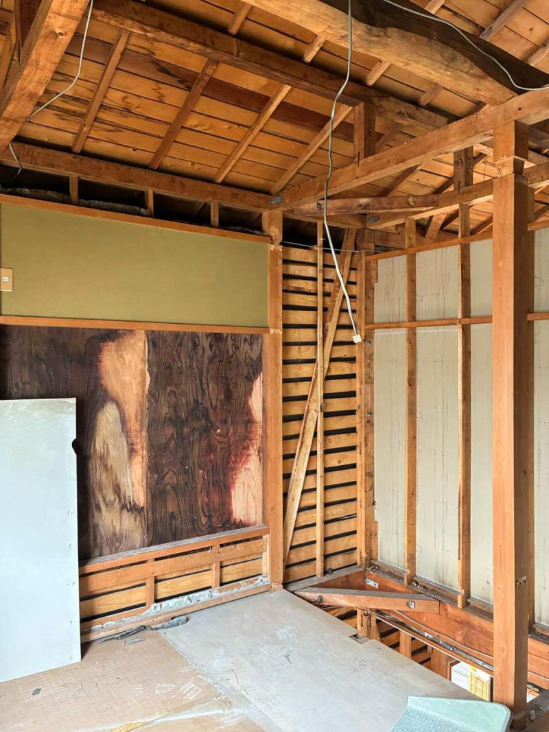 壁床天井、ほぼスケルトンに