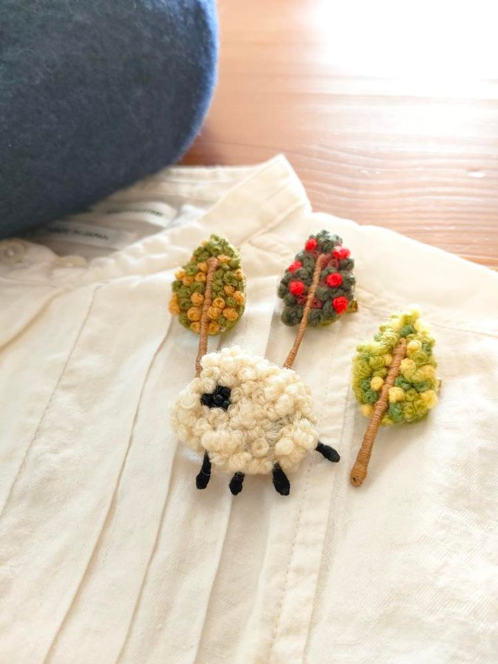 hitototori | wool刺繍ブローチのワークショップ　A.木のブローチ & B.羊のブローチ