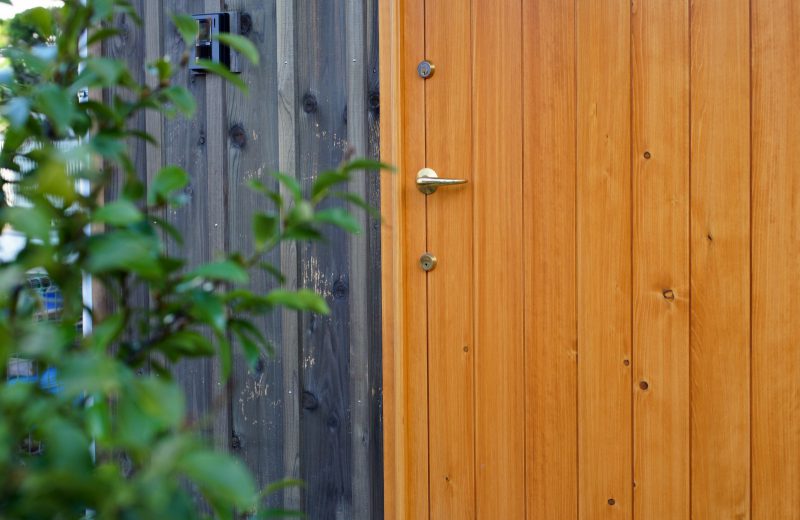 ドアは広島のユダ木工のもので、ハンドルと鍵は歴史ある堀商店です。