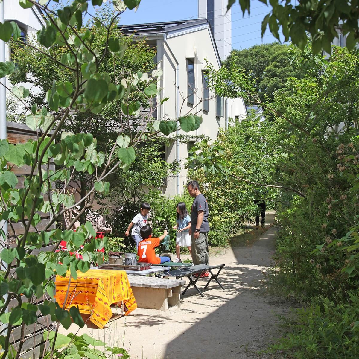 「GOOD DESIGN賞2020 ベスト100」を受賞した、「ソーラータウン府中」（相羽建設施工）も見に行きます