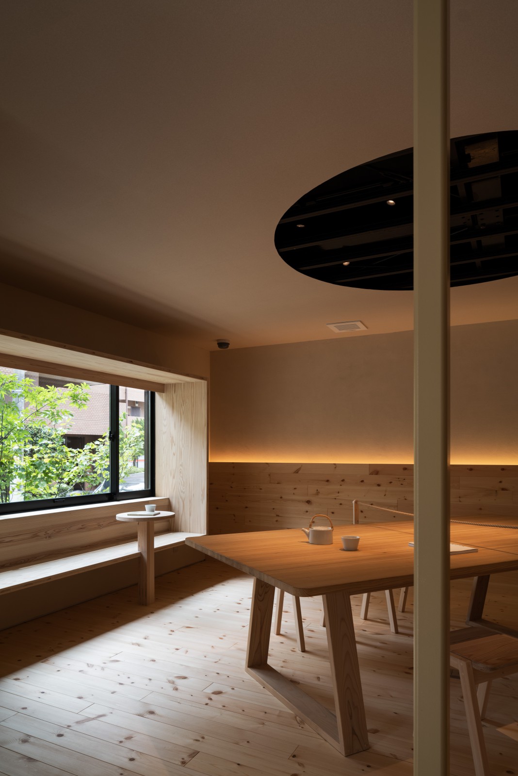 明るく開放感のある1Fホール