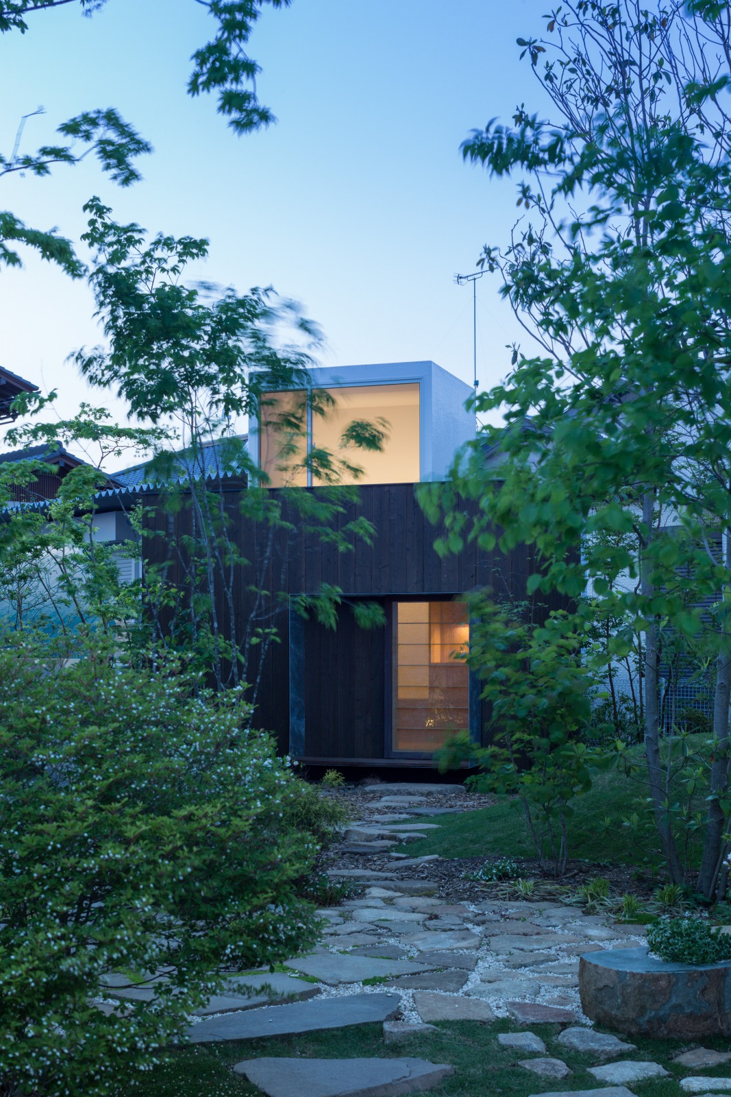 小さな居場所「舎庫（しゃこ）」（設計：小泉誠＋Koizumi Studio）