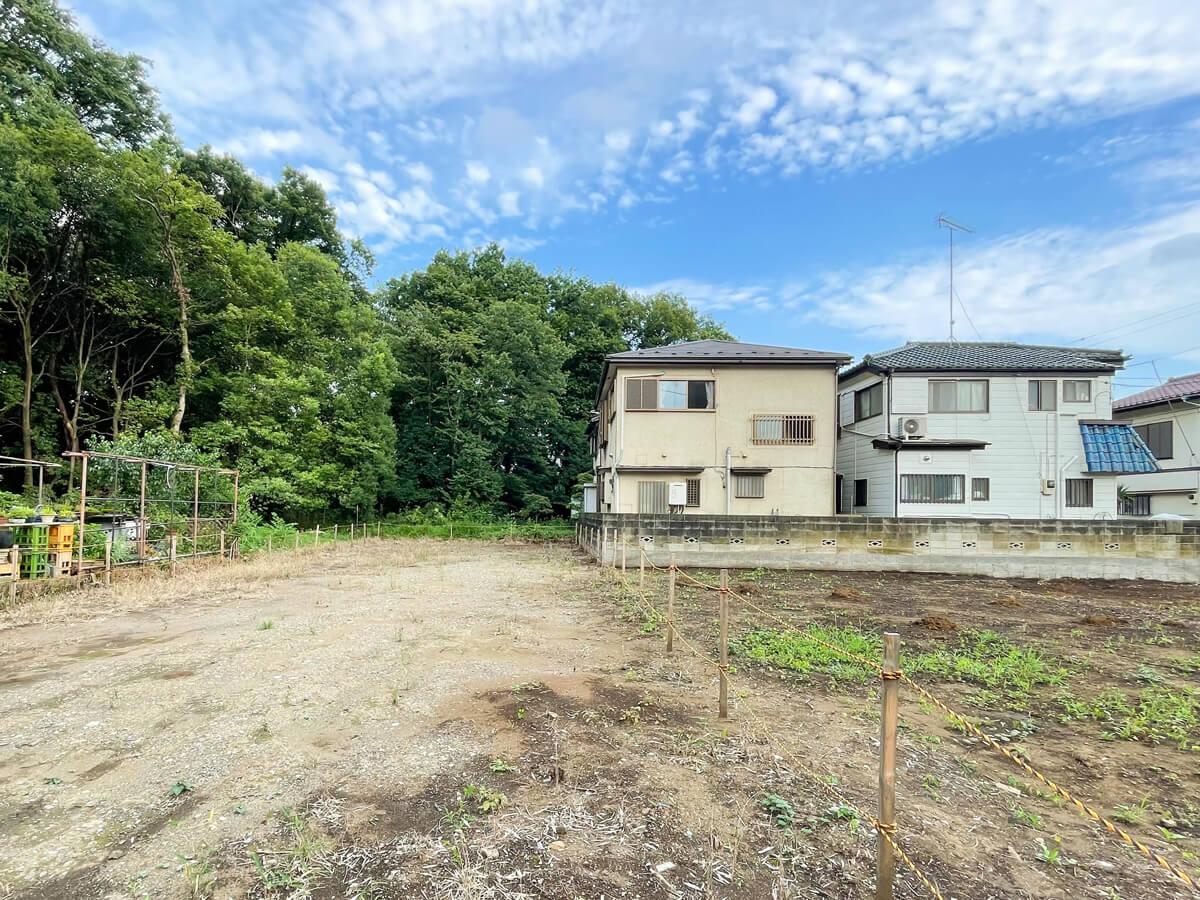 これから販売予定の土地も、ご希望の方にご案内します