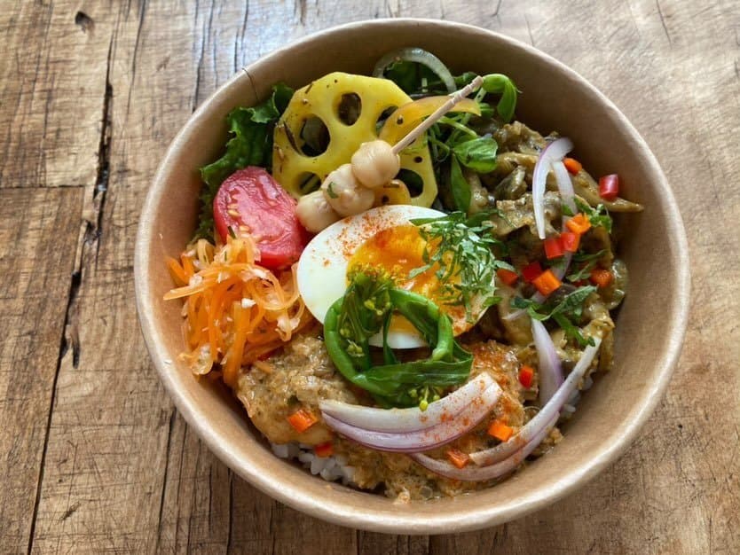 イベント当日のカレーはこんな感じになります。1食：850円　20食 予約優先販売です。　