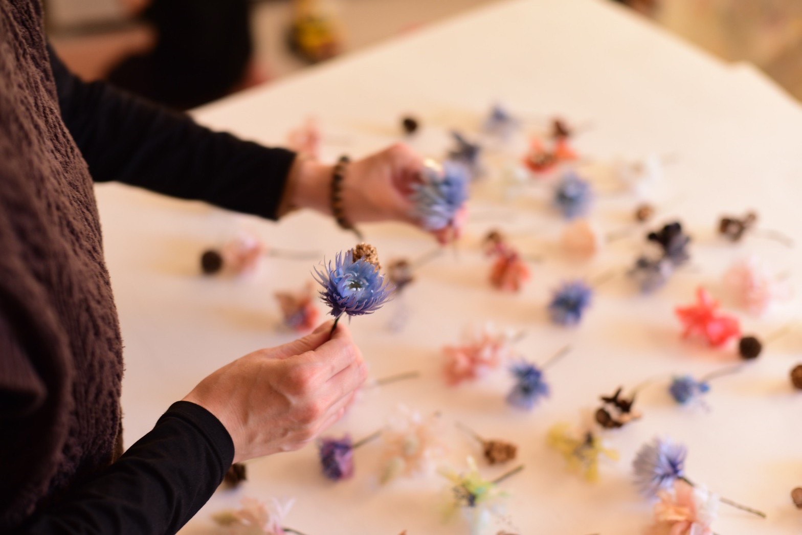 お花のパーツを選んでいただき…