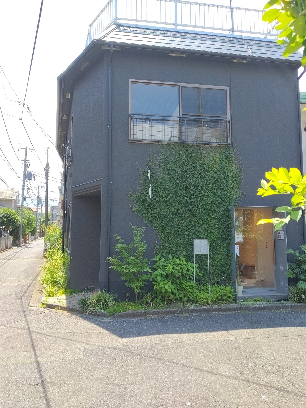 清瀬にあるシェアスペース「あそこ」。清瀬駅から徒歩4分で到着します