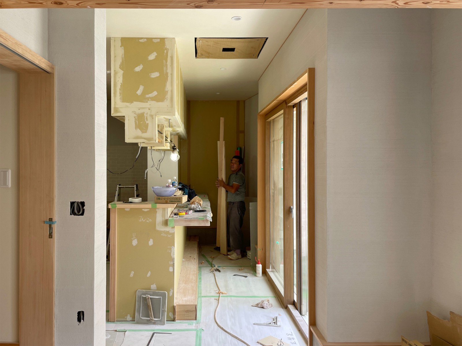 1階カフェスペースは現在施行中