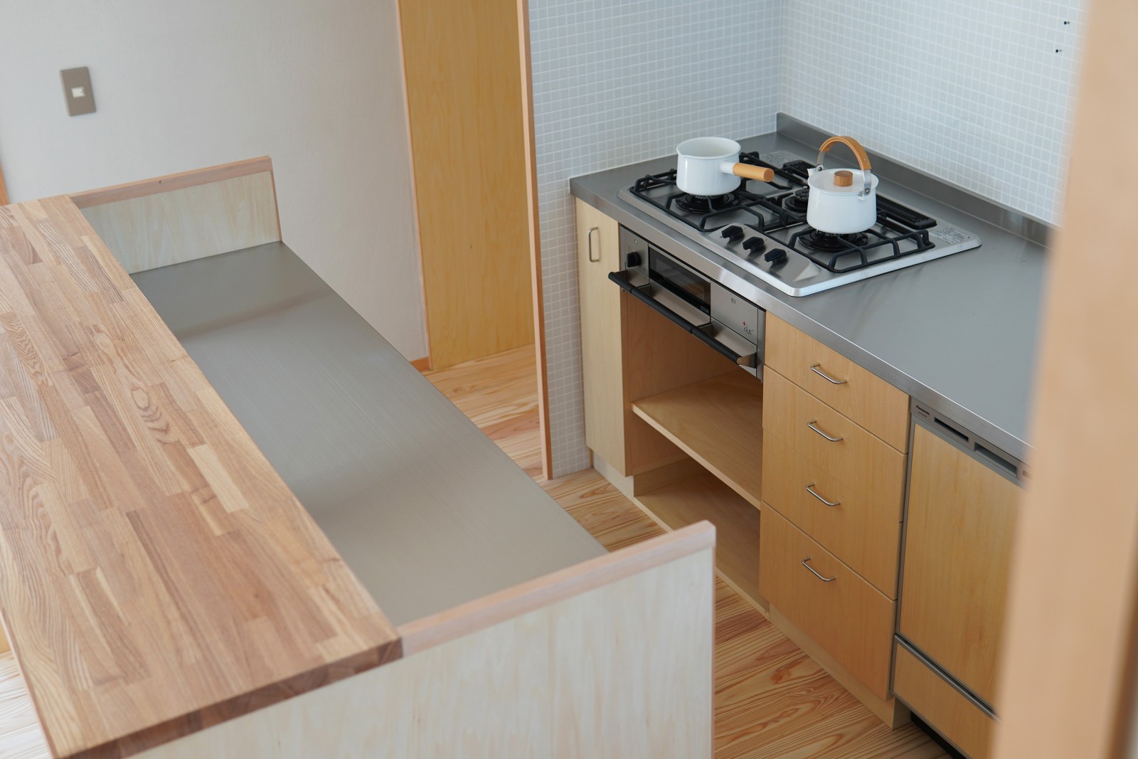 作業スペースの豊富なキッチン