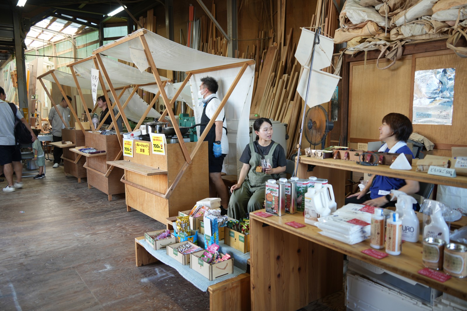 美味しく楽しい木の屋台も並びます