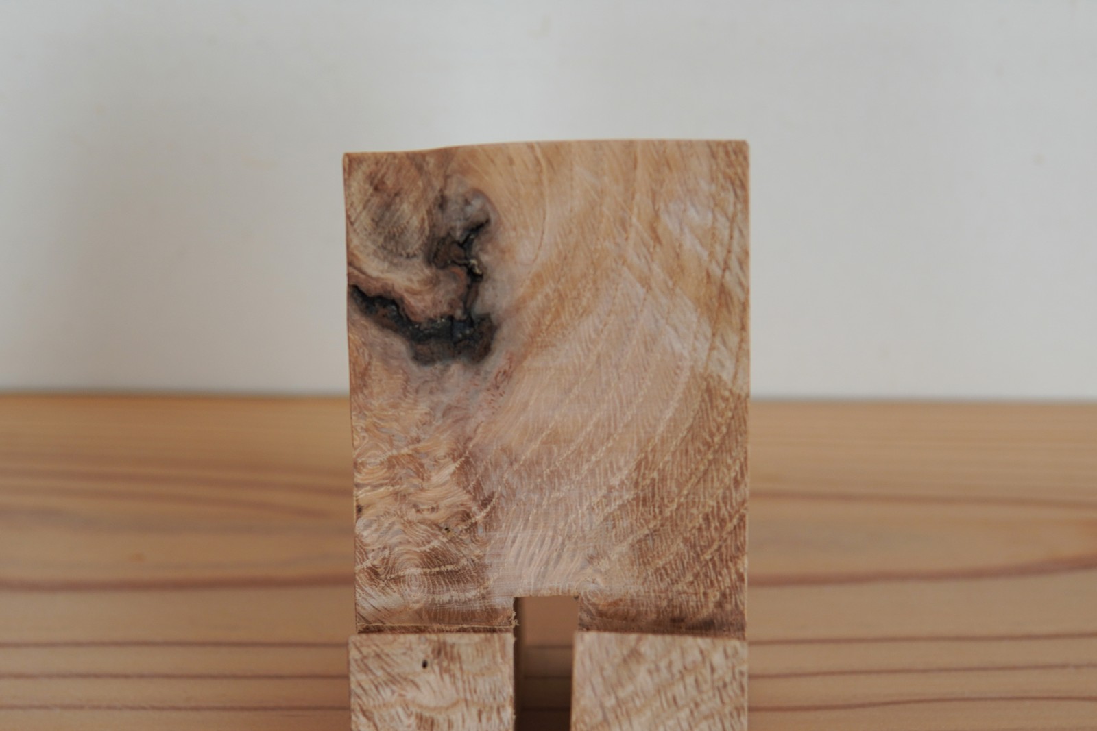 木目やフシの具合など、好みのものをお選びください。