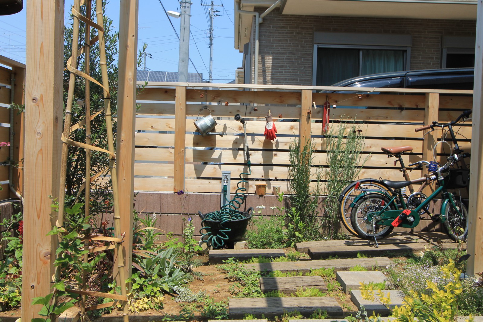 大工さんのつくるパーゴラや板塀