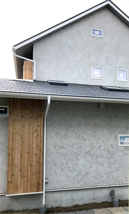 外壁はジョリパッドのエンシェントブリック仕上げ