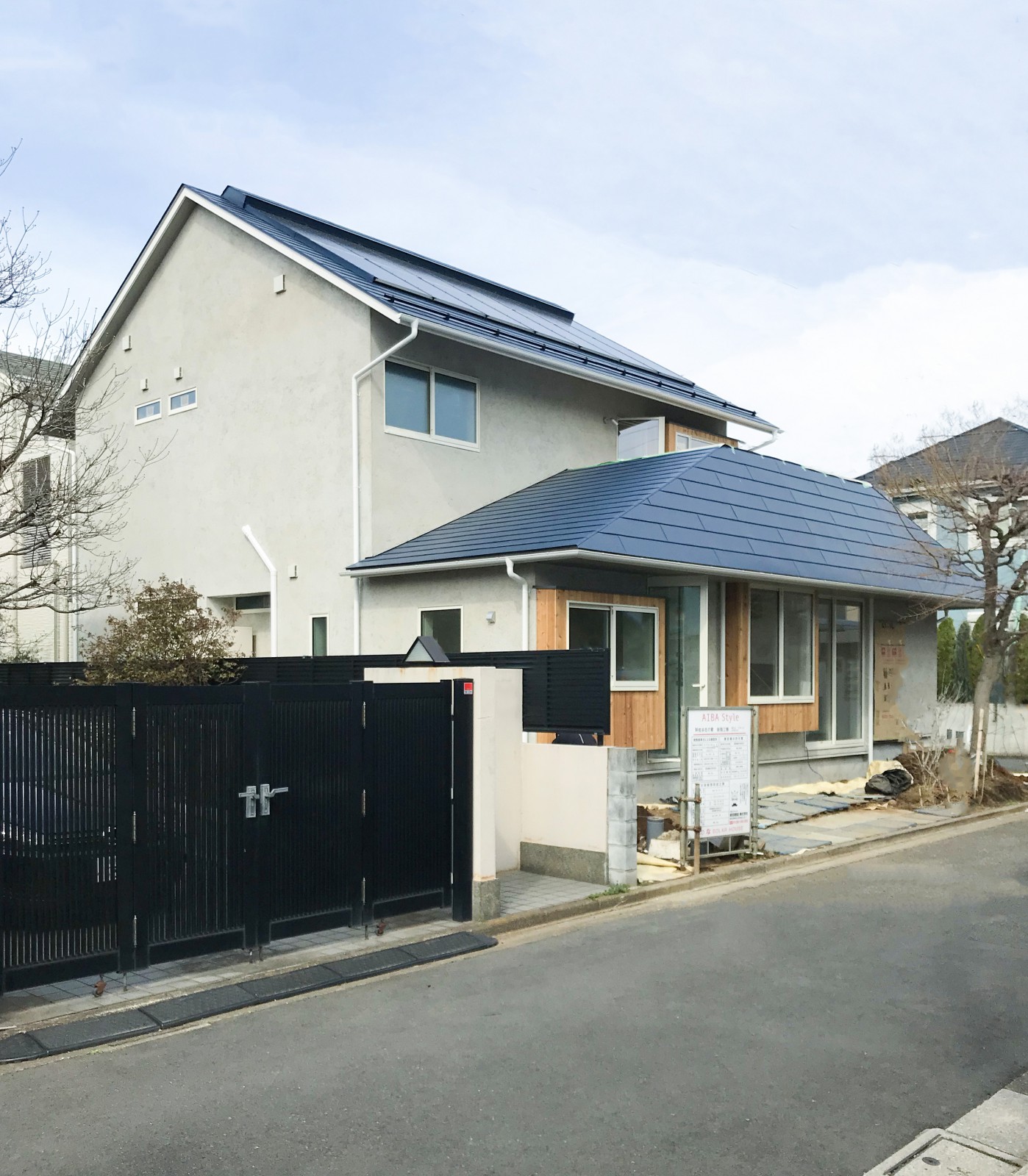 南西からの外観