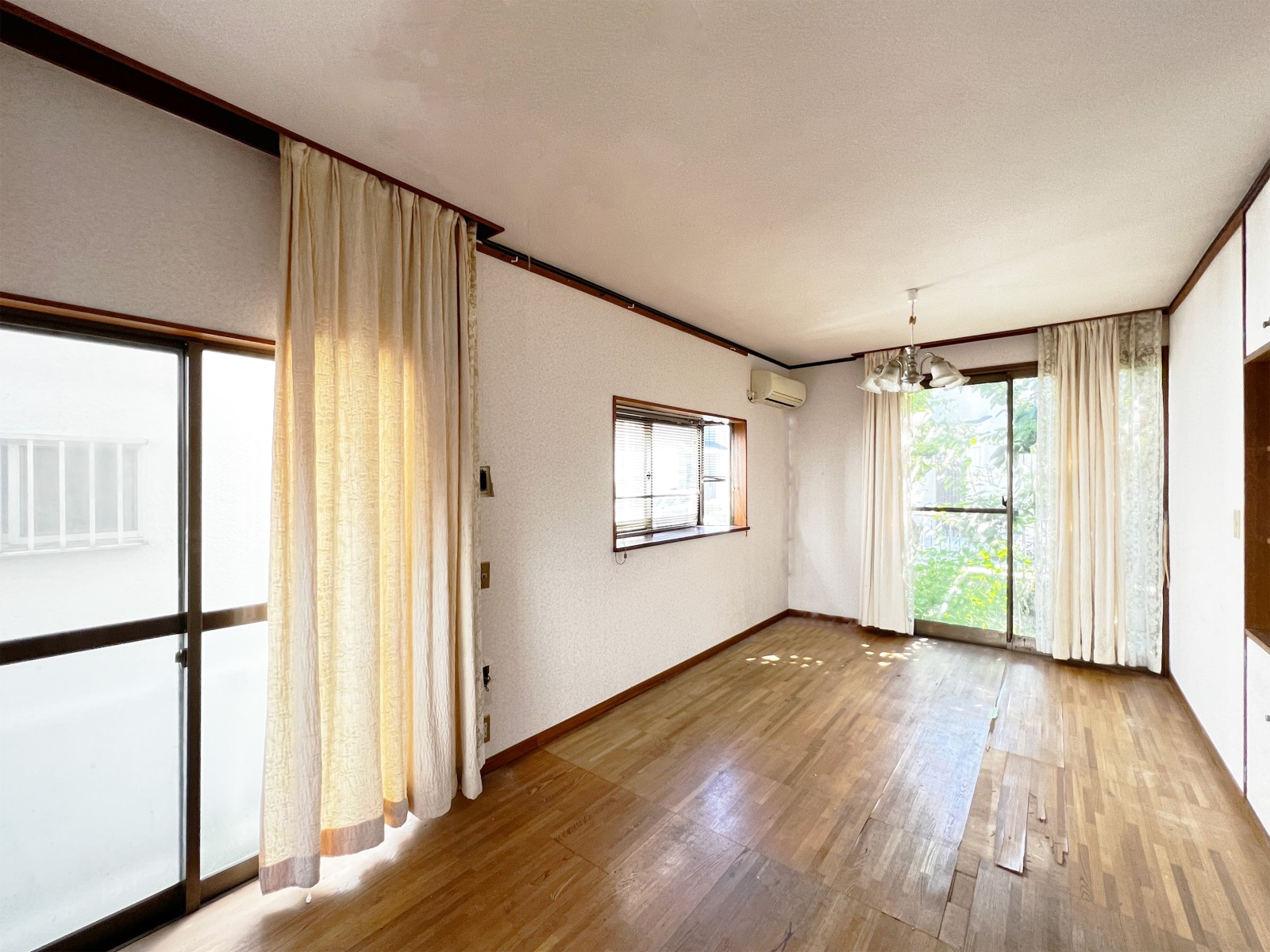 現地の様子（工事前）｜木漏れ日がさわやかなリビング