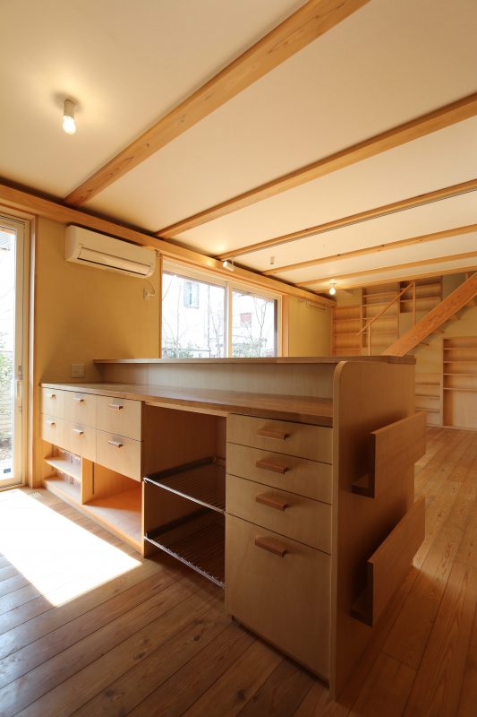 引き出しがたくさん備わったキッチン収納