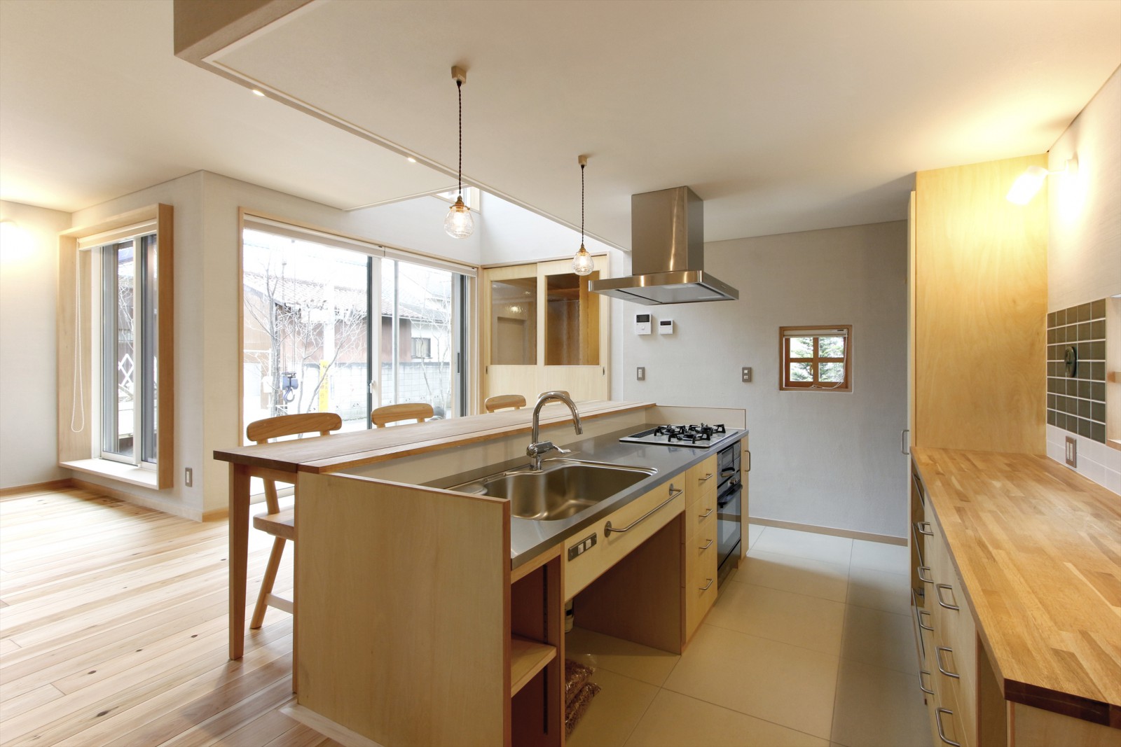 目線を合わせたキッチン