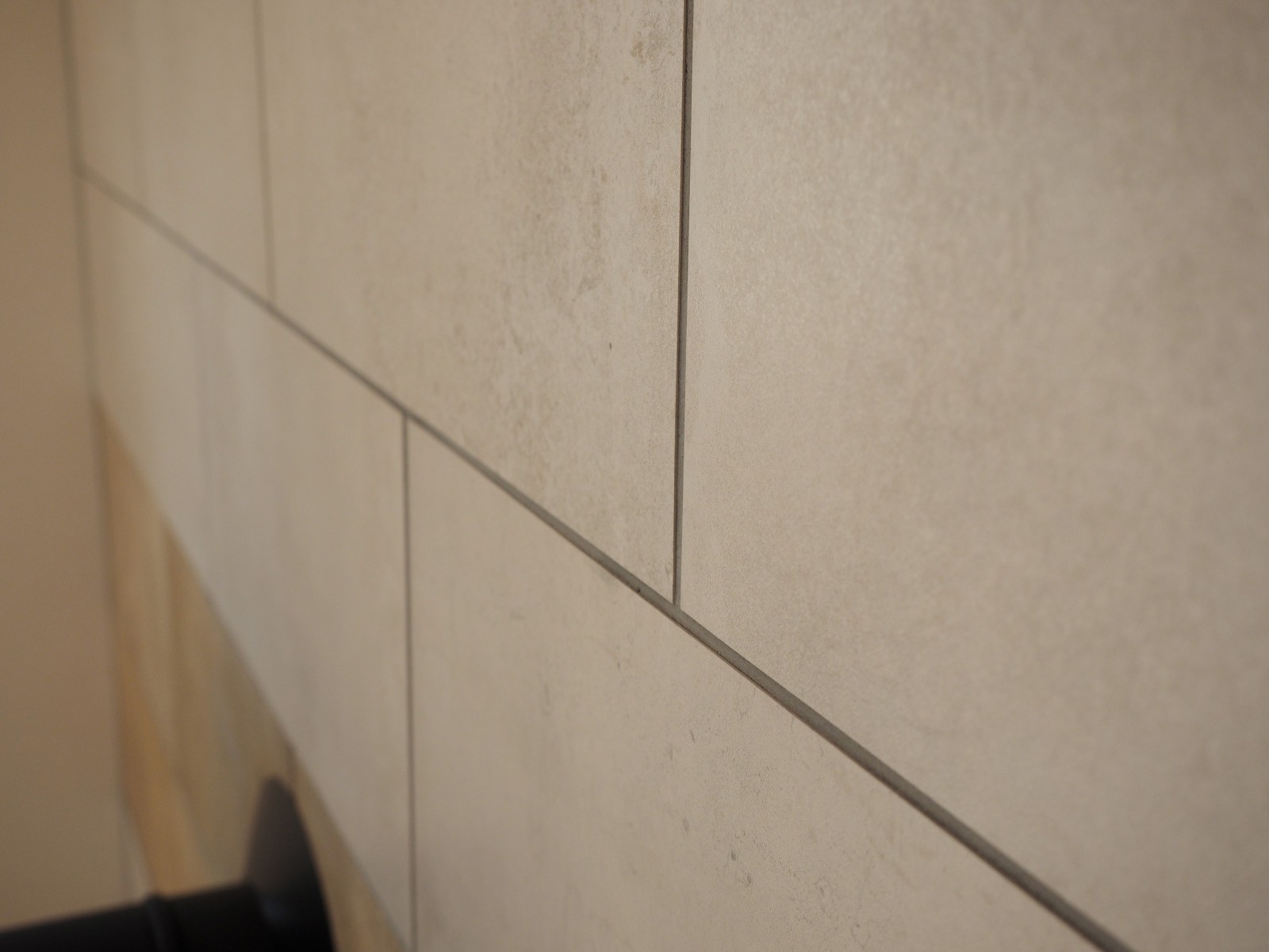 タイル屋さんを営まれている奥様のご実家。家のあちこちに表情豊かなタイルがセレクトされているところも見所です。