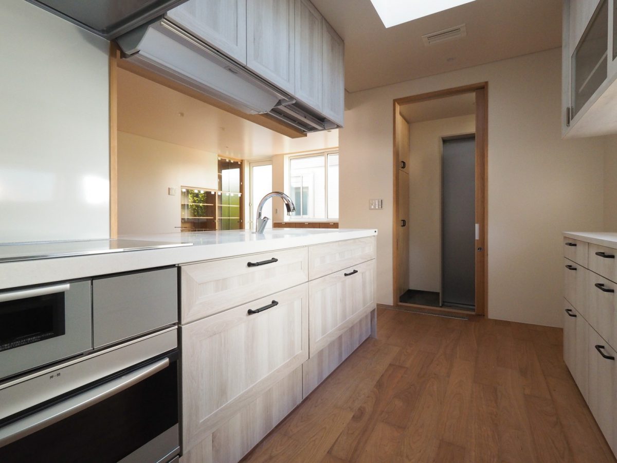 キッチン。面材の表情もこだわってセレクト