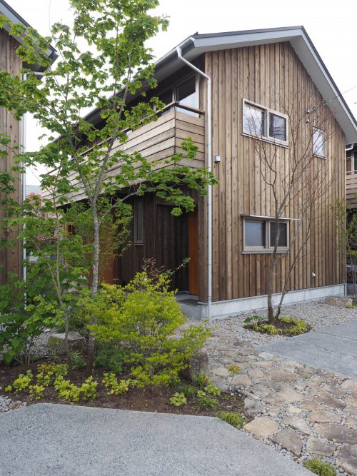 年内のご⼊居も可能な、建売分譲中の1棟（写真）も同時にご見学いただけます。