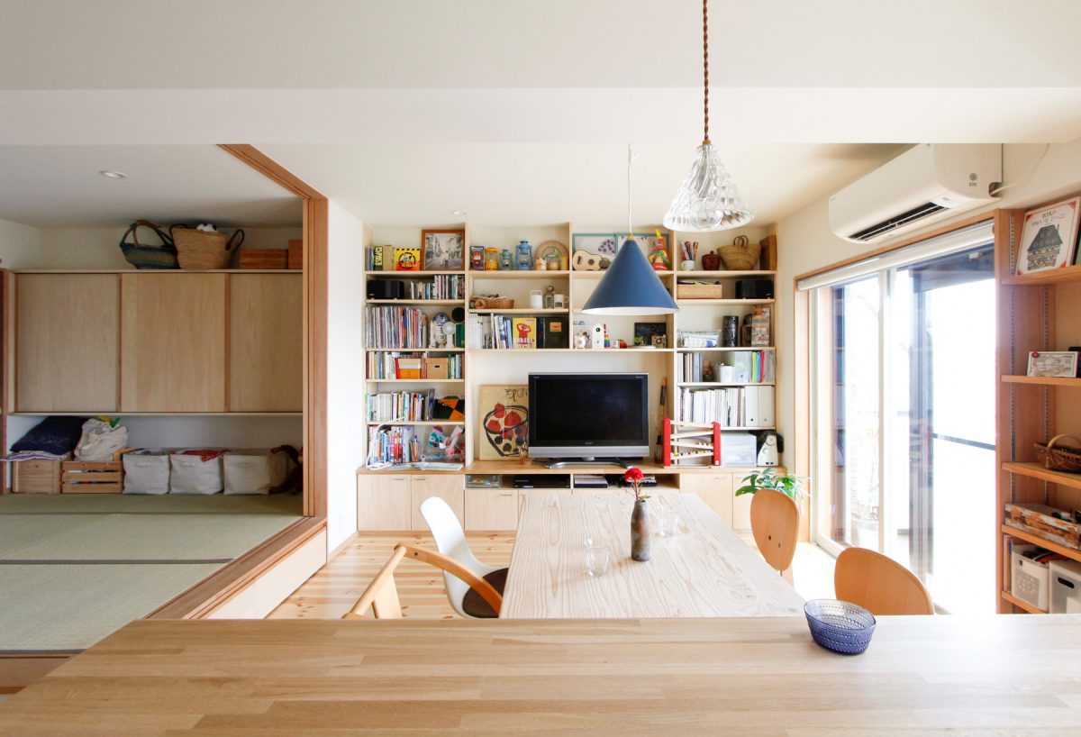 施工例：収納たっぷり小上がりをつくったリビング