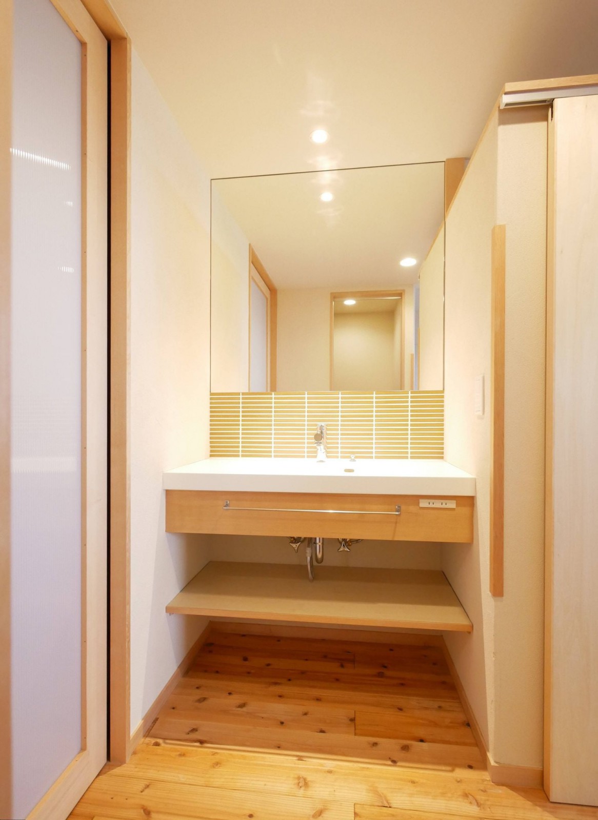 帰宅時にすぐに手洗いができる洗面スペース