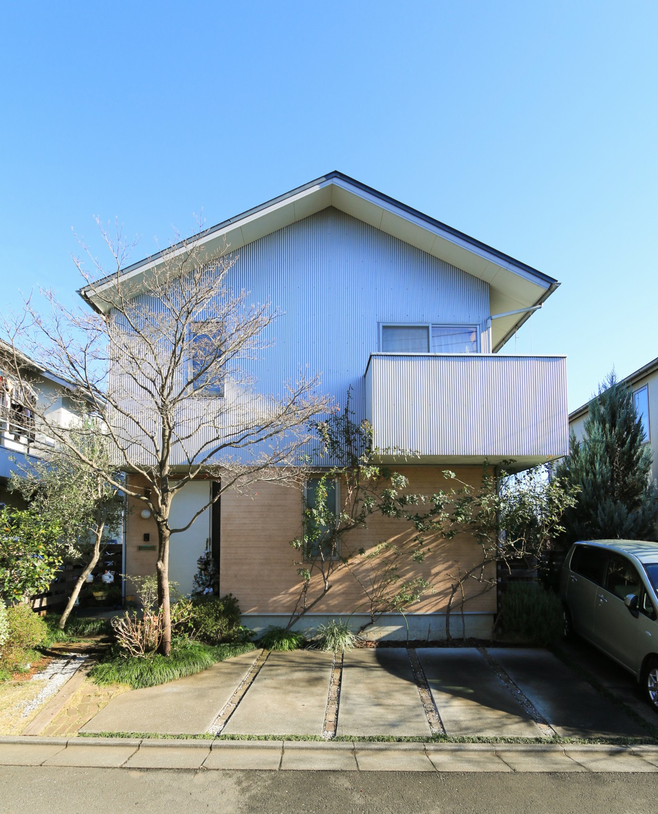 実際にご覧いただく建物です。