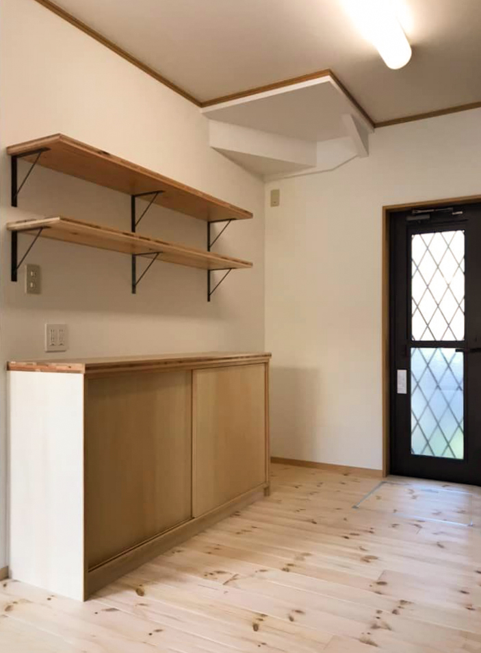 造作の収納家具