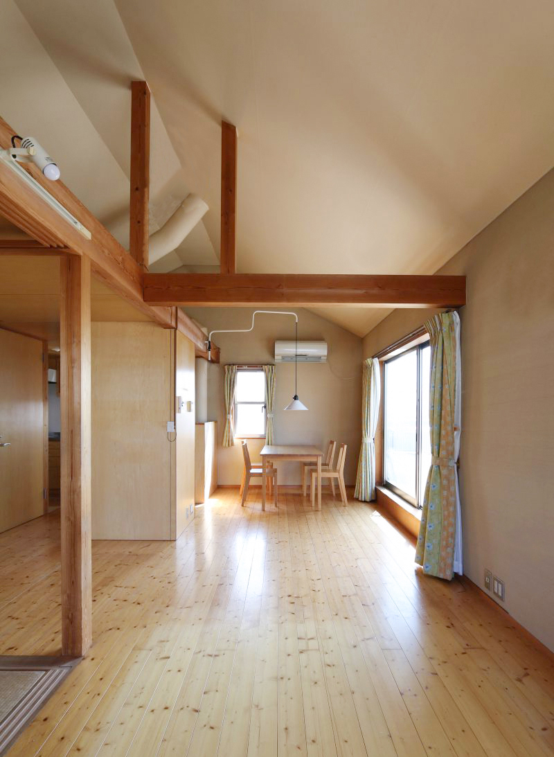 前オーナー様が大切に住まわれていたため建物内部もとてもきれいな状態です。