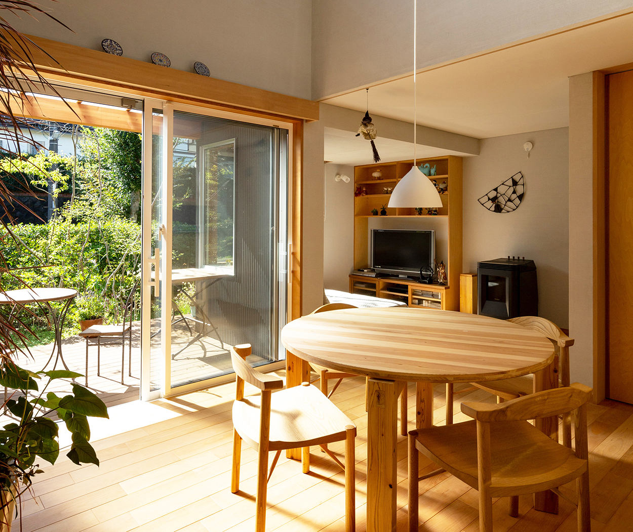 趣味の時間を吹き抜けがつなぐ家