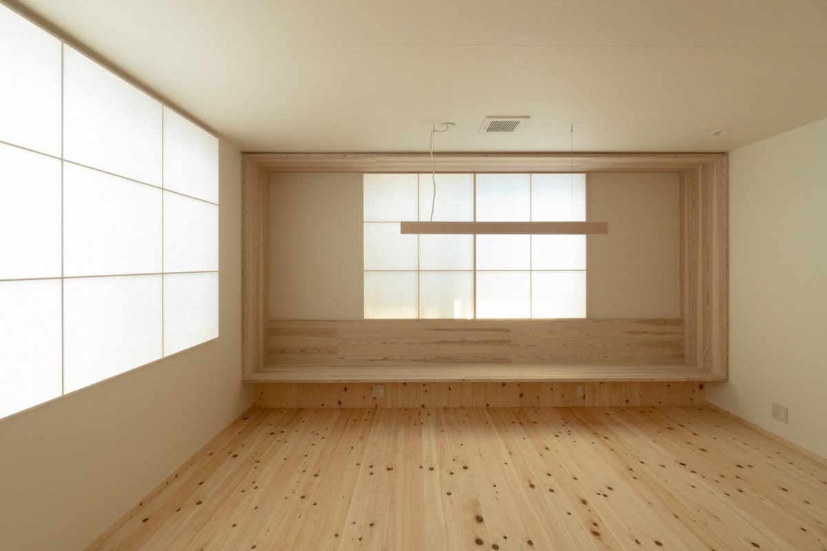 「紙の間」（旧会長室）｜契約書など紙に記しをする場所でもあるので、障子紙や壁紙の仕上げに。