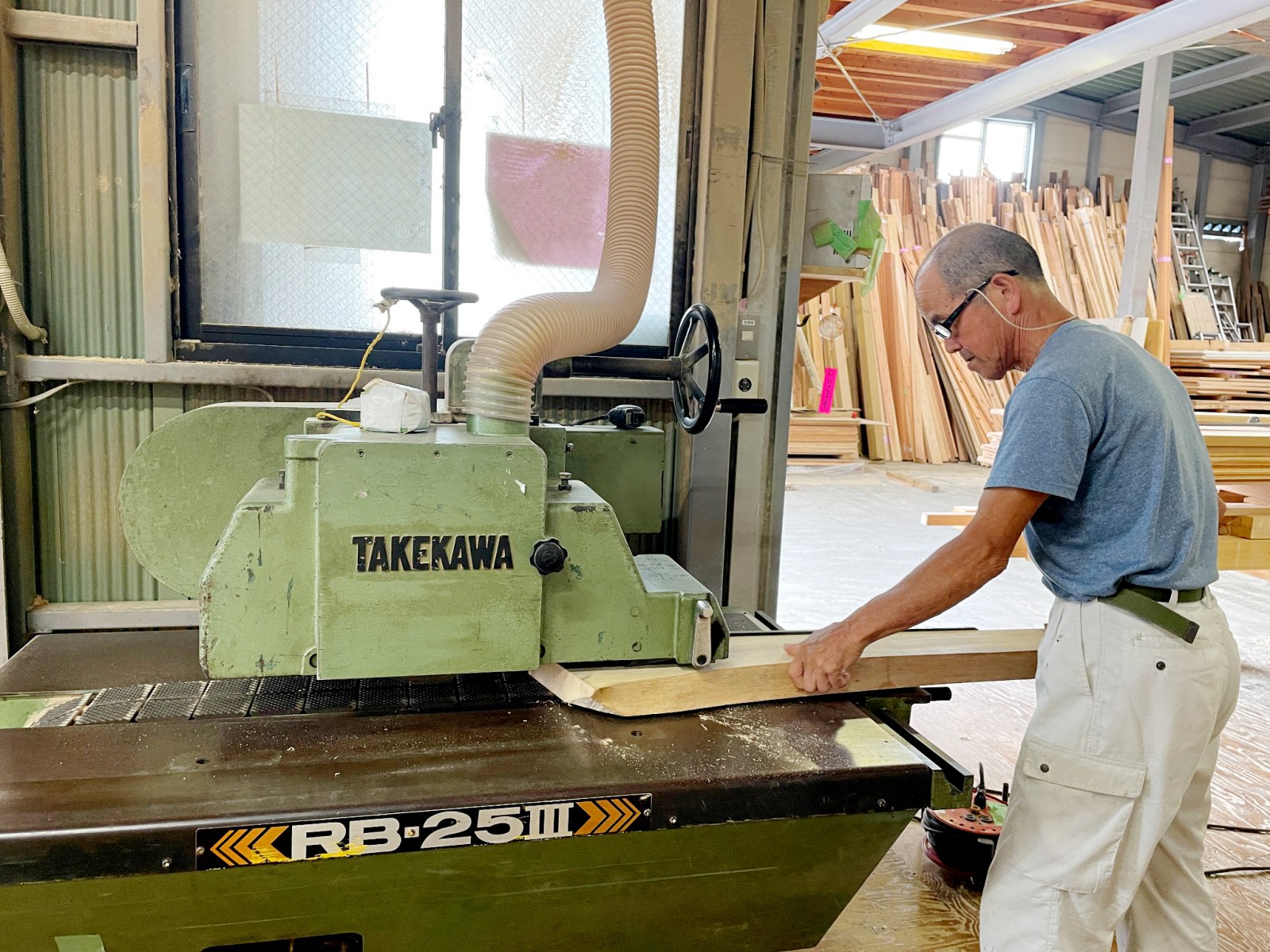 mutouさんが選んだ木材を益子大工さんが細かく丁寧に加工！