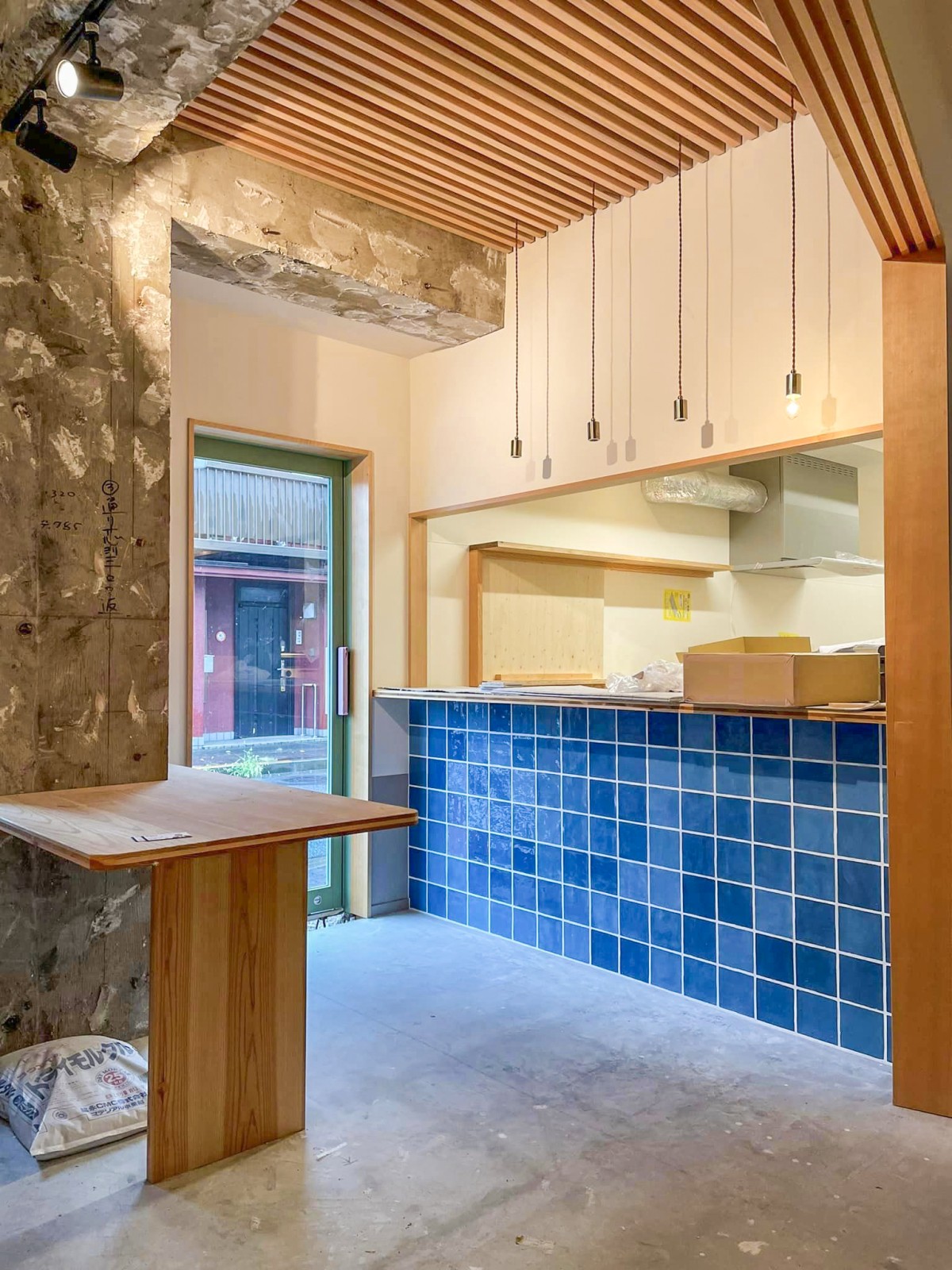 工事中・エントランス正面の様子