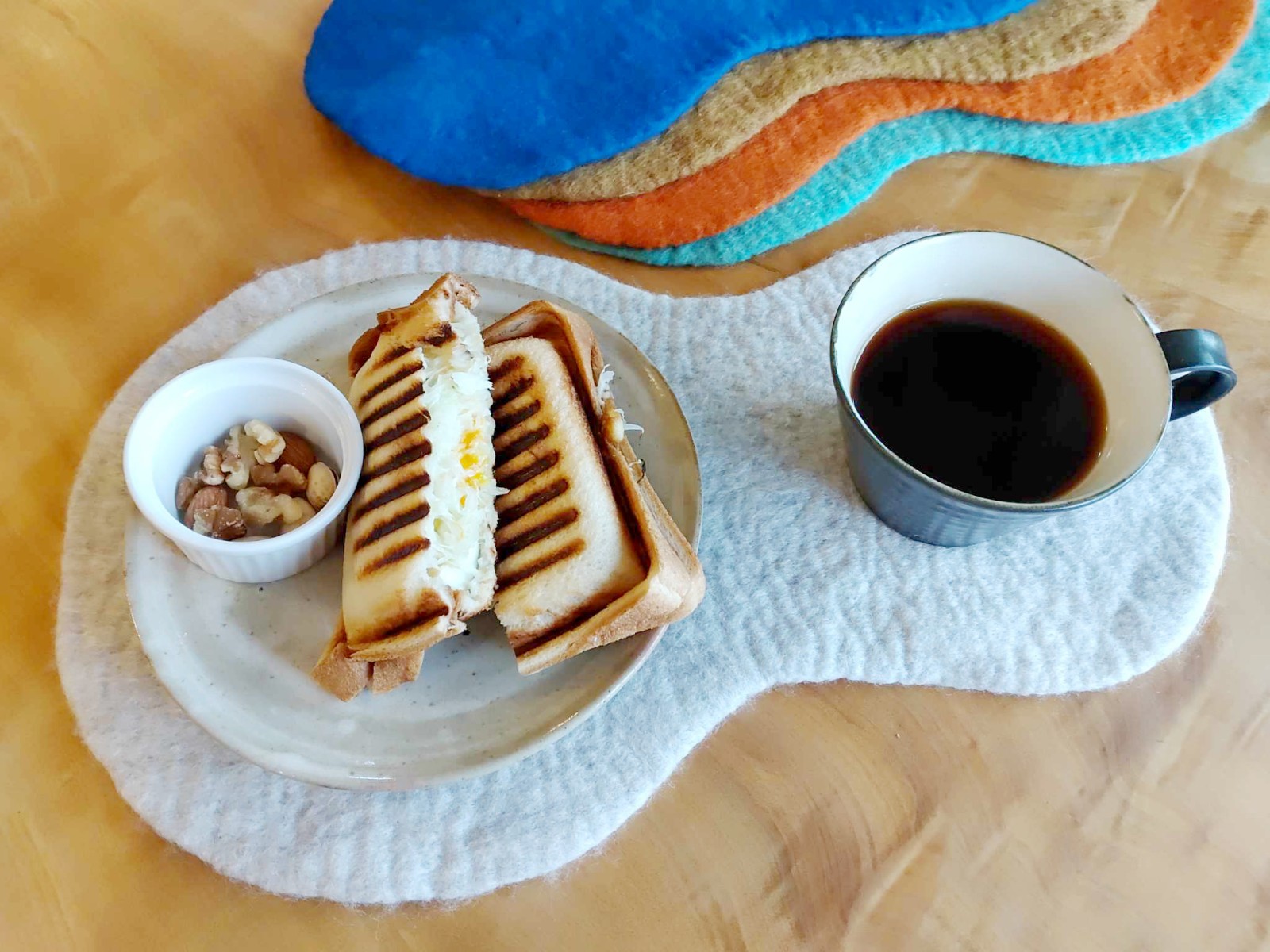 予約で選べるお色は5色（各色、先着3名ずつとなります）。　形は写真のひょうたん型の他に、まめ型もお選びいただけます。