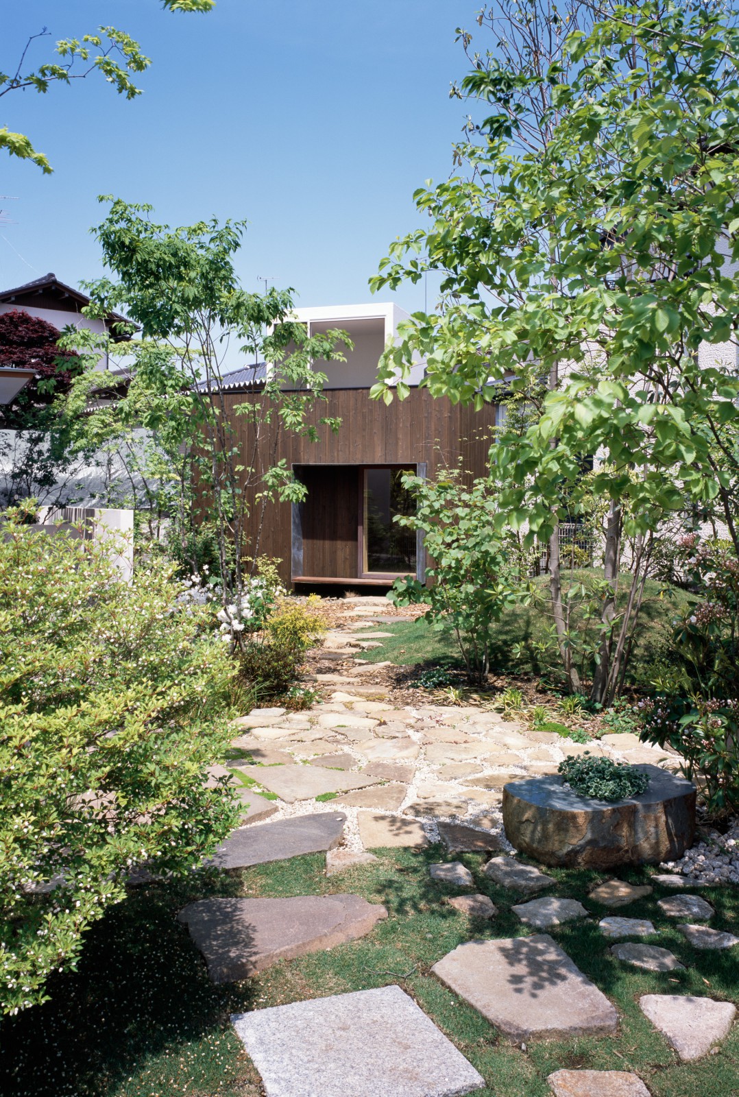 車一台分のスペースに建築できる「舎庫」