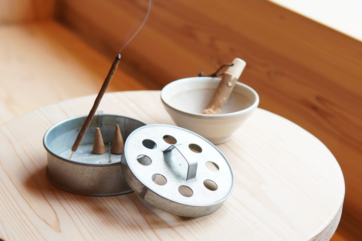 蚊取り線香（入れ物は付いていません）