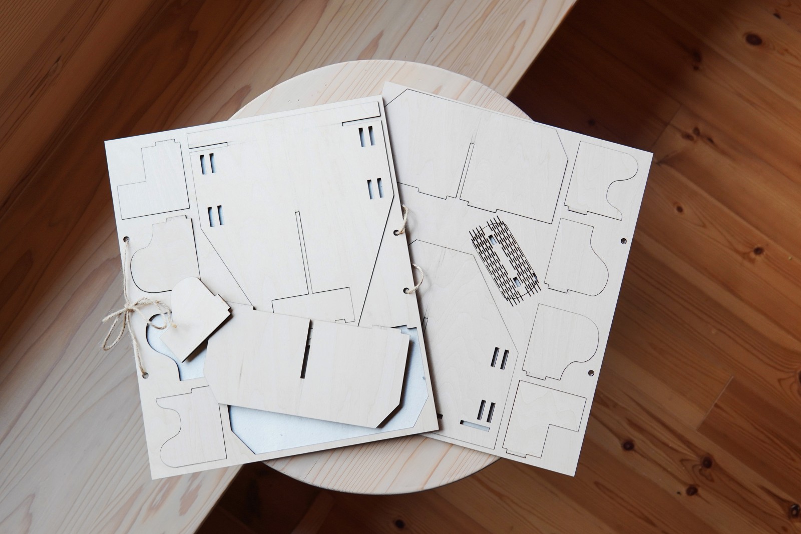 全てバラして平に収納できる設計に