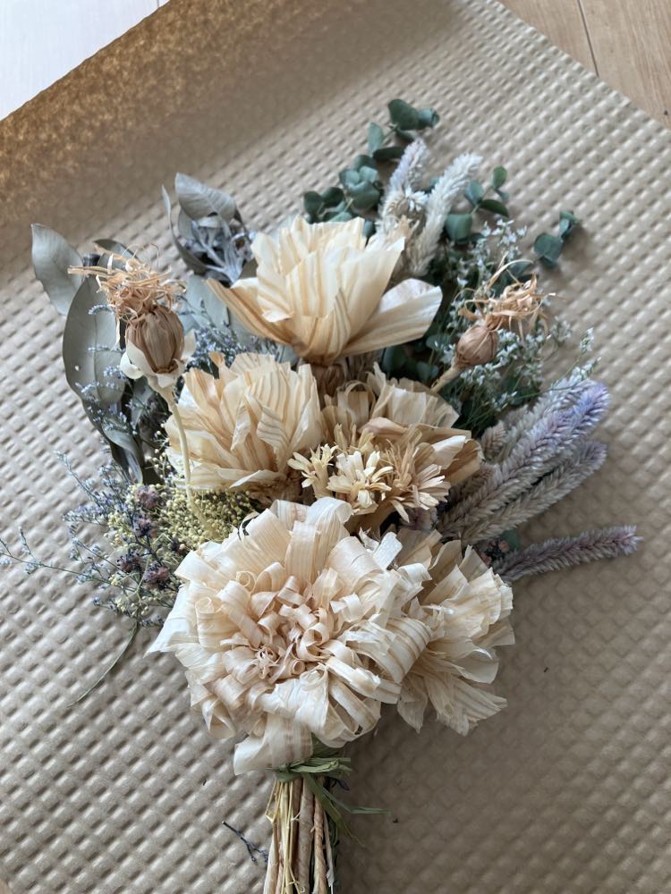 木婚式に合わせて作られた、木のブーケ