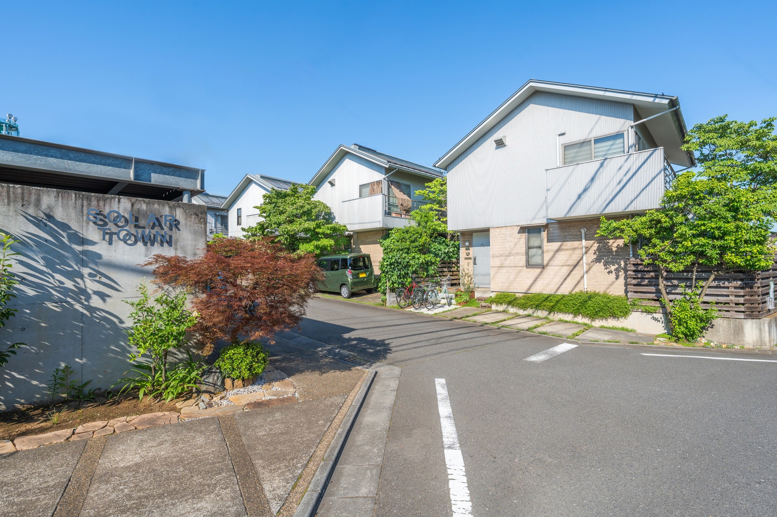 シンボルツリーの交代とアプローチ改修