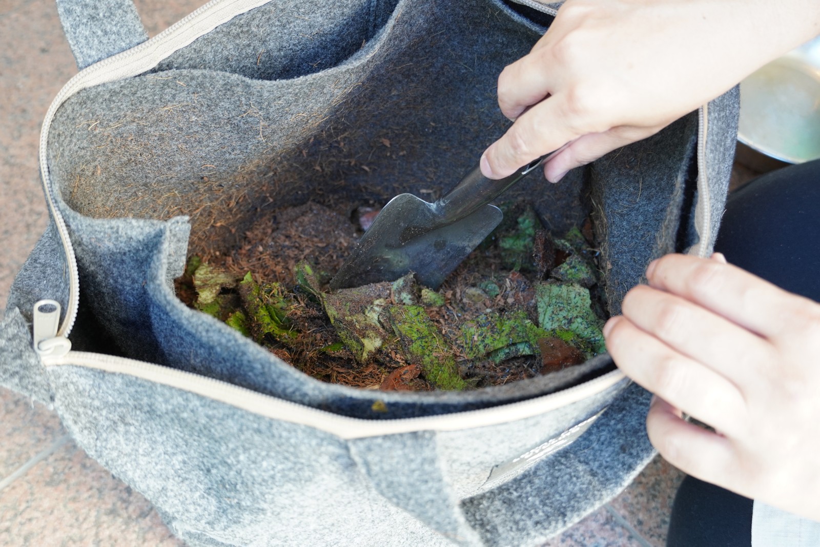数ヶ月かけて堆肥にしていきます
